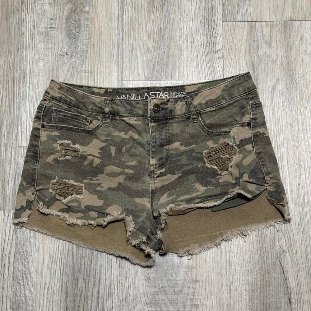 Vanilla Star Camouflage Distressed Shorts Women Size 13